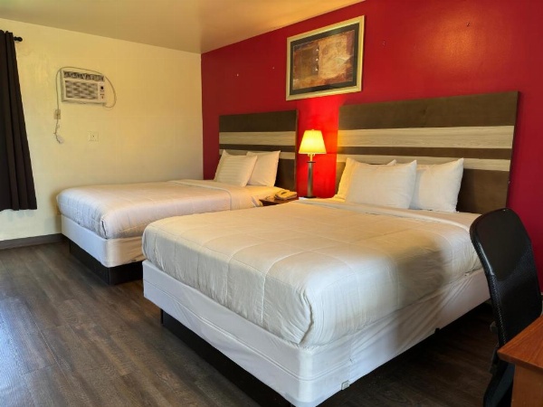Thruway Holiday Motel image 13