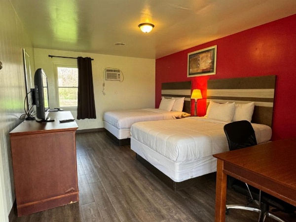 Thruway Holiday Motel image 6